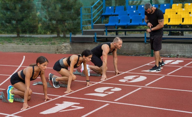 imgi_153_athletes-running-starting-line-full-shot_23-2149731270